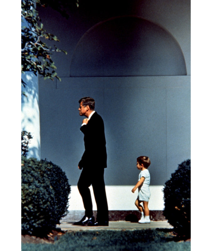 John F Kennedy et son fils John F Kennedy Jr histoire (18 X 24)