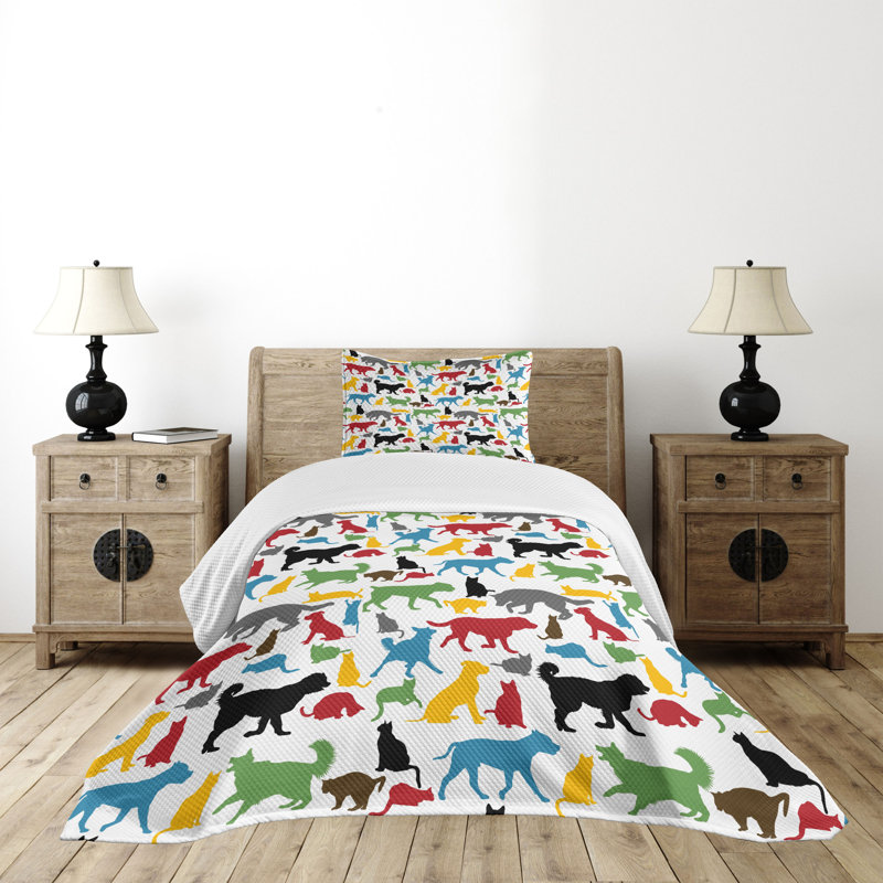 Colorful Cats and Dogs Twin Bedspread Set in White Polyester