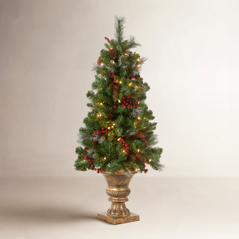 Crestwood Spruce Christmas Tree, 4', Clear Lights