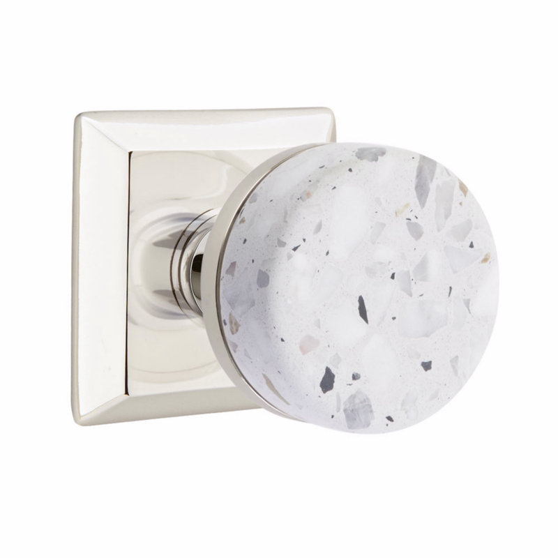 Ensemble de boutons de passage Emtek Select, rosette Quincy, tige conique, bouton Terrazzo clair, Nickel poli