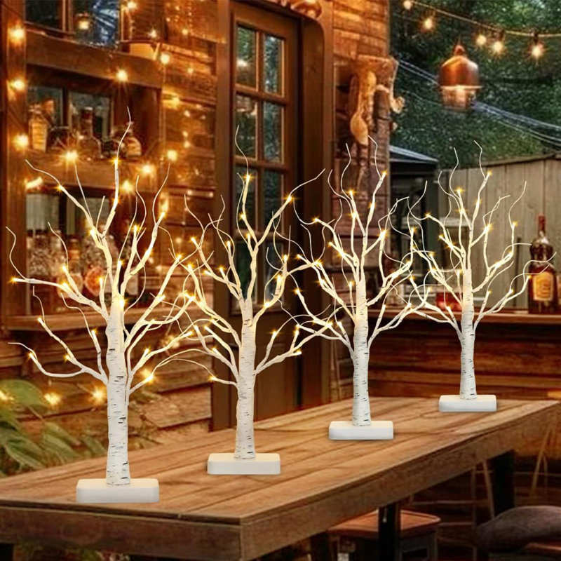 4 pièces de bouleau de table éclairé à piles pour des décorations de Noël