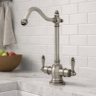 Robinet d'eau chaude / froide instantané avec bec pivotant traditionnel Whitehaus