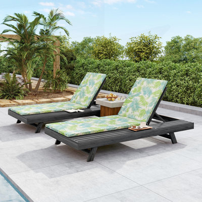Ensemble de chaises longues avec coussins inclinables réglables en bois d'acacia noir résistant à l'eau pour une détente en plein air