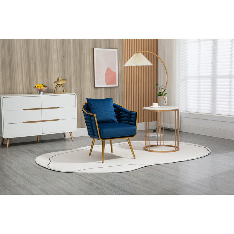 Fauteuil demi-tonneau rembourré de 25,59 po de largeur avec structure en métal Minutolo, Velours bleu marine, Or