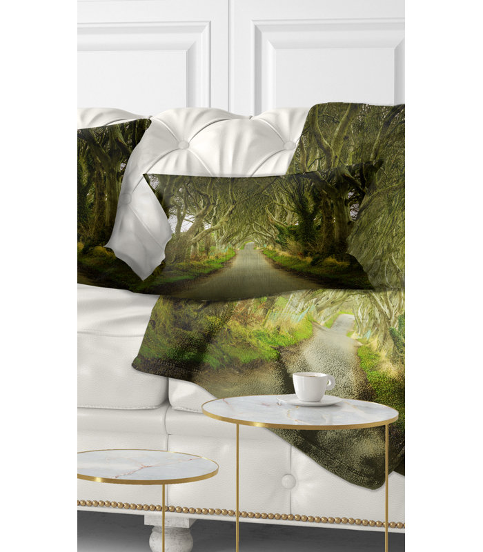 Route sombre à travers de vieux arbres - Coussin imprimé paysage, 12 po x 20 po, Lombaire