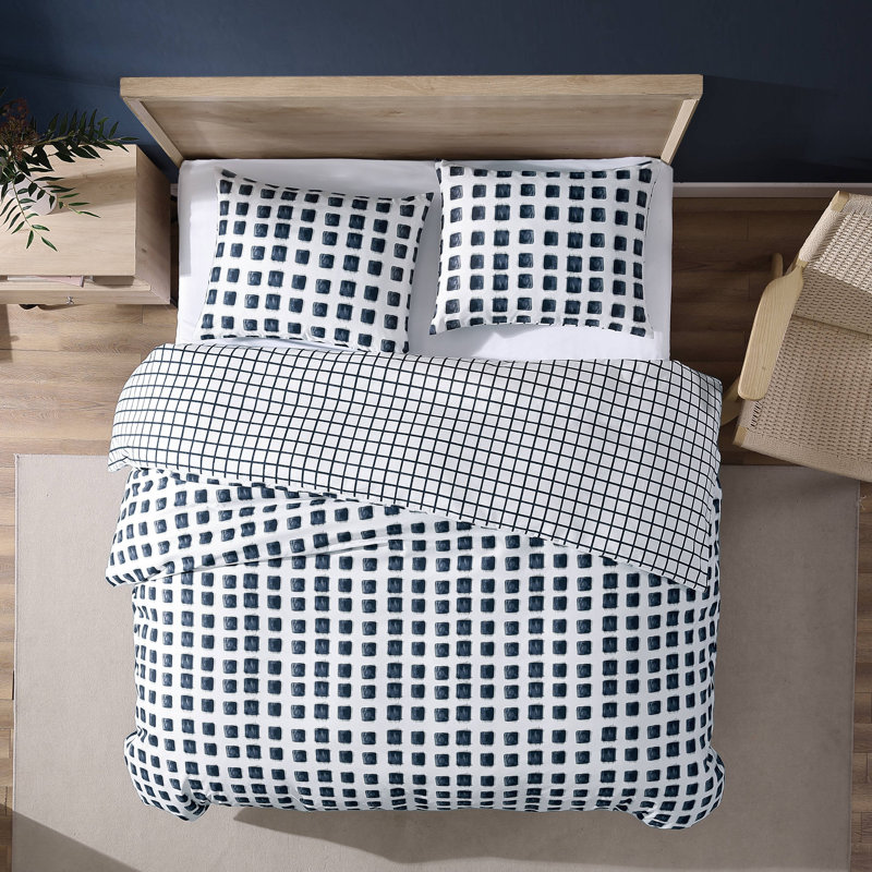 Urban Shibori Blue and White Microfiber Full/Queen Duvet Cover Set
