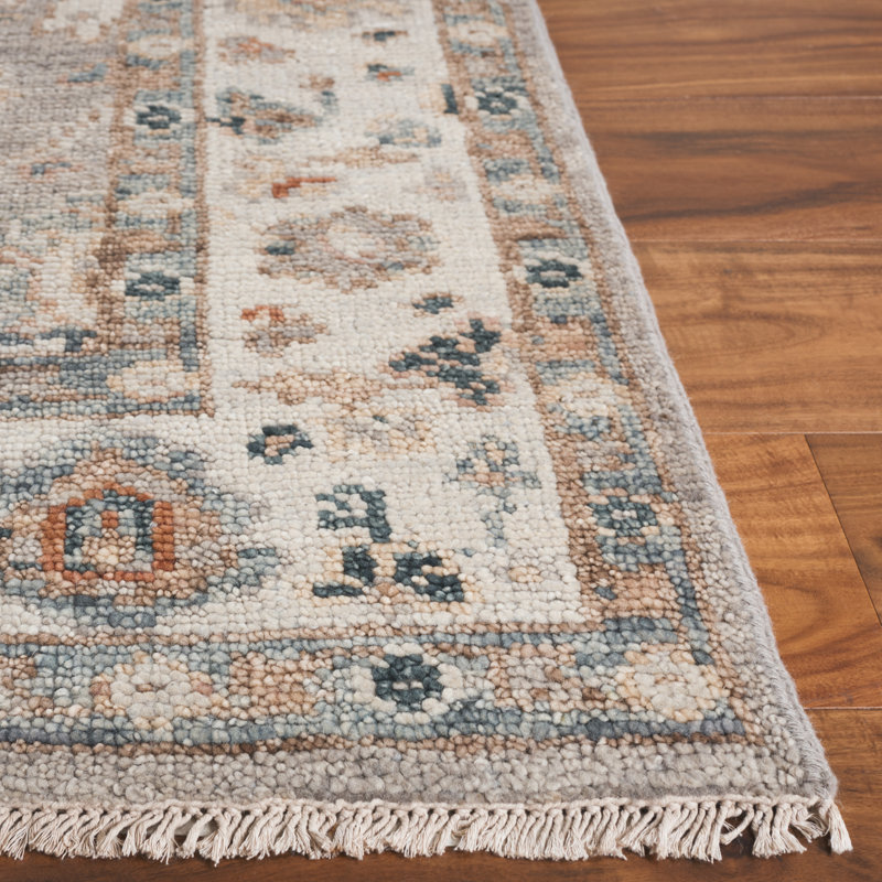 Samarkand 122 Area Rug In Light Grey / Beige, Rectangle 6' x 9'
