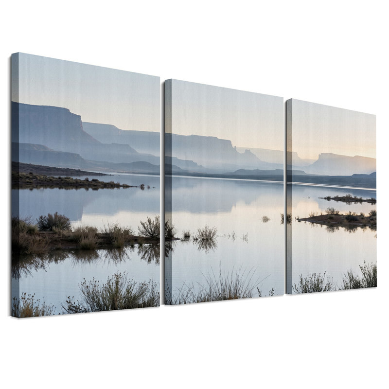 Ensemble de 3 toiles murales représentant un lac calme reflétant les montagnes brumeuses de Mesa, 18"H x 12"W x 3pcs
