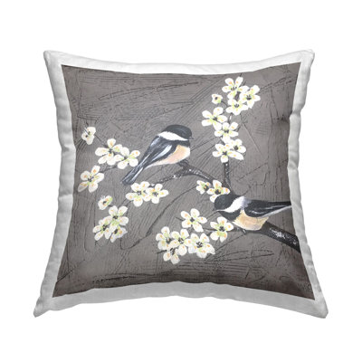 Coussin décoratif imprimé oiseaux et fleurs de pommier par Jade Reynolds