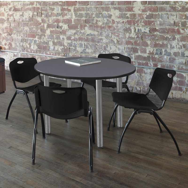 Plateau de table Kee, 4 chaises empilables, H 29 po x l 42 po x P 42 po, Gris, Chrome