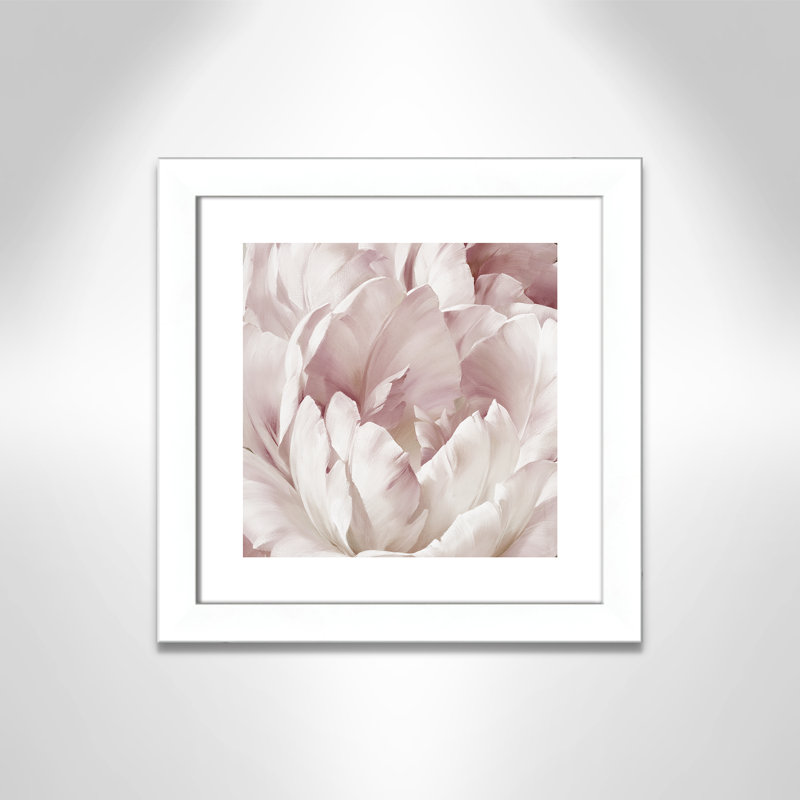 Intime rosé III - peinture encadrée, Blanc, H 18,5 po x l 18,5 po x P 1,25 po