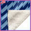 Couvertures bleues à motif géométrique ondulé-128739027