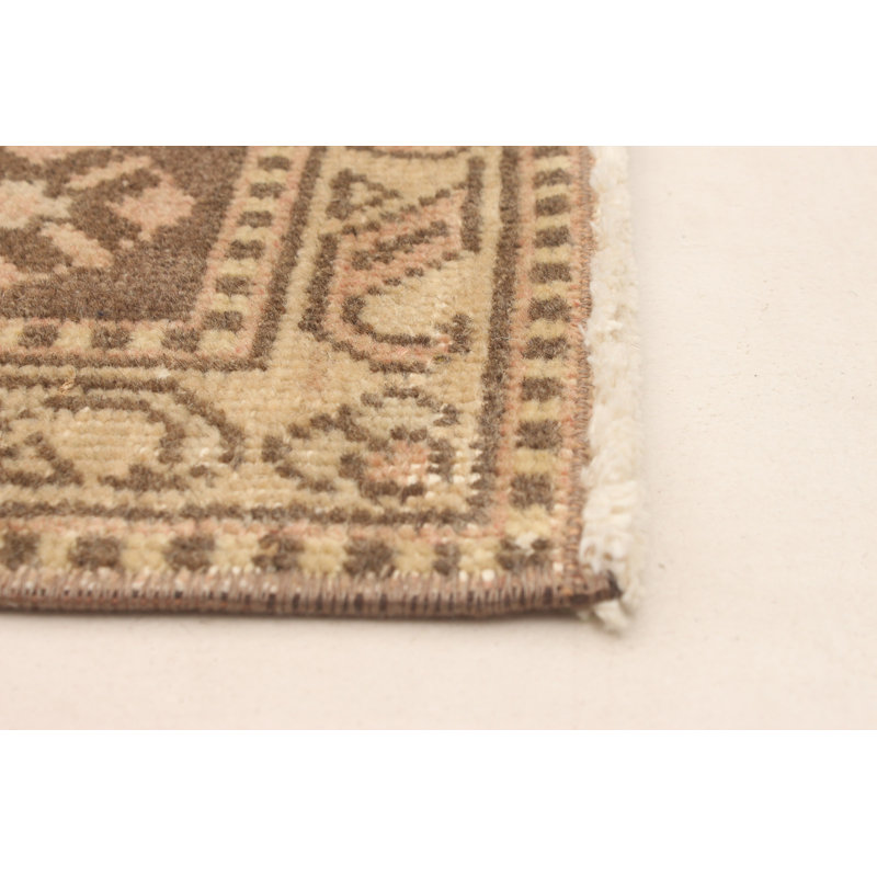 Tapis saumon rétro Magnea 4 pi 9 po x 14 pi 2 po