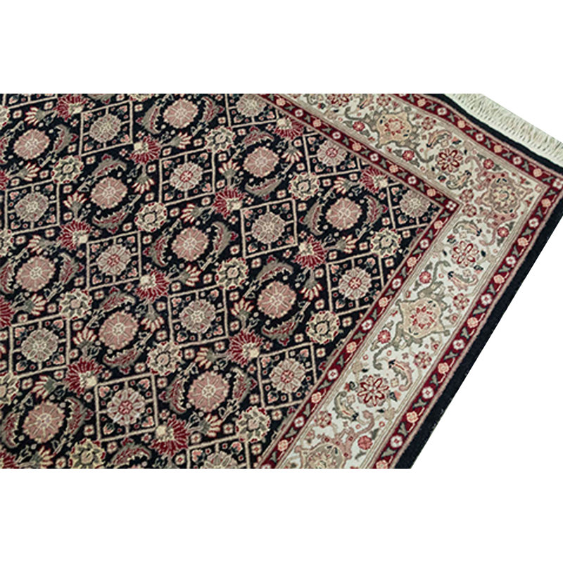 Tapis noir et vin noué à la main de haute qualité