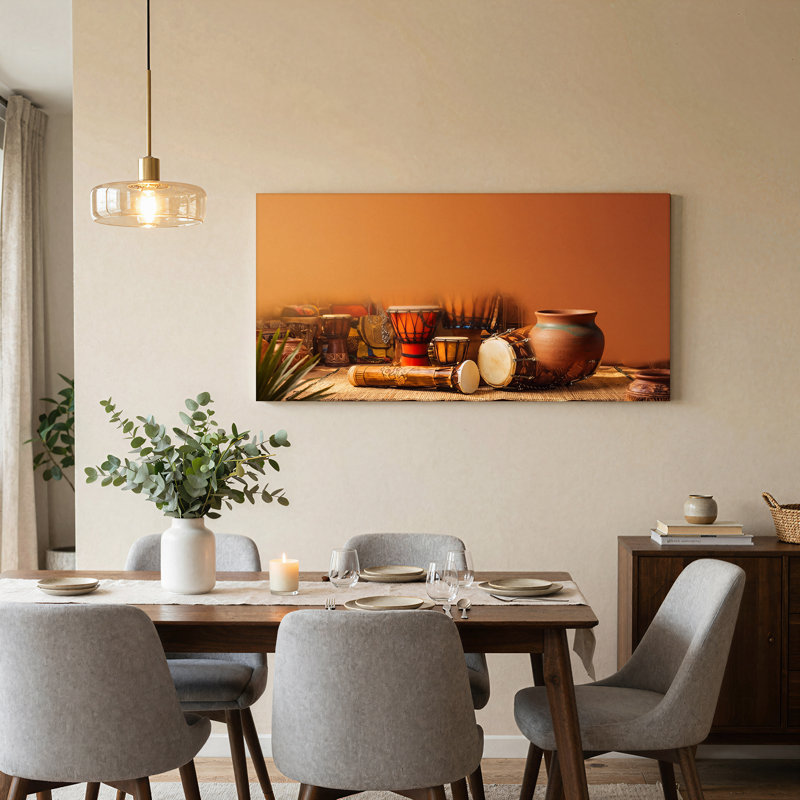 Tambour en bois et pot d'argile sur toile tendue, L 46 po x H 24 po