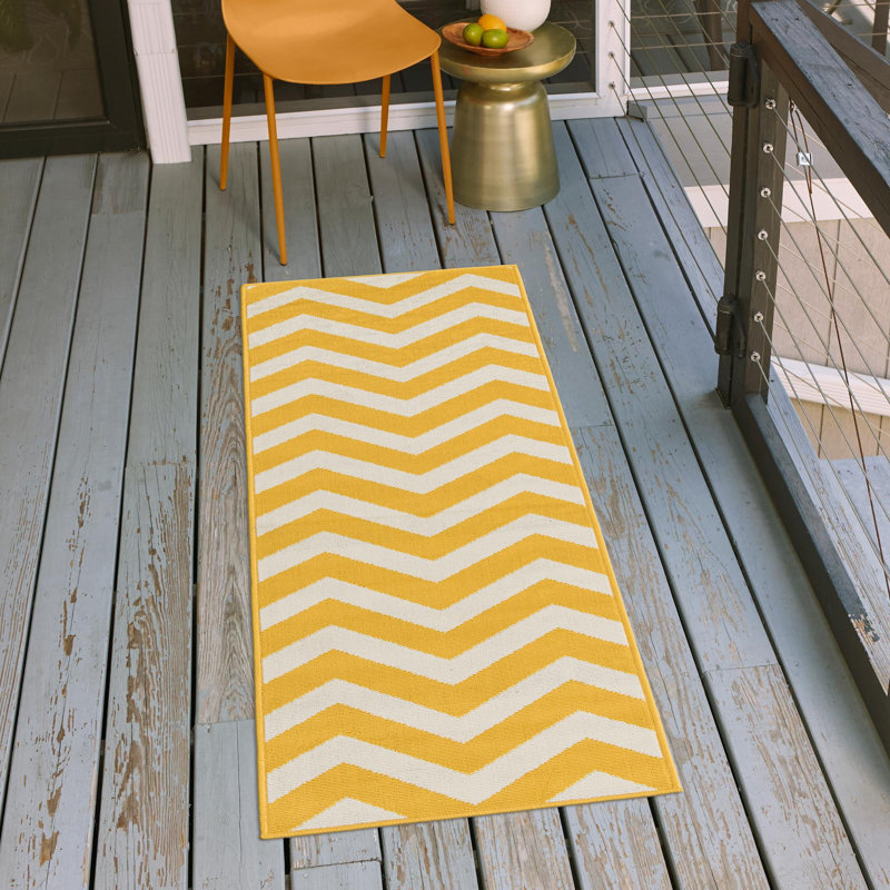Chevron Indoor / Outdoor Rug, Runner 2' x 8'