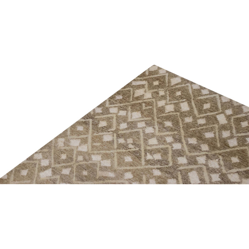 Hand Knotted Area Rug in Natural And Gray