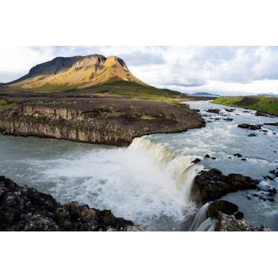 Posterazzi " Iceland Southern Highlands Pjorsa River The Pjorsa River Flowing Into The Pjofafoss Waterfall With Mount Burfell In The Background " Painting Print