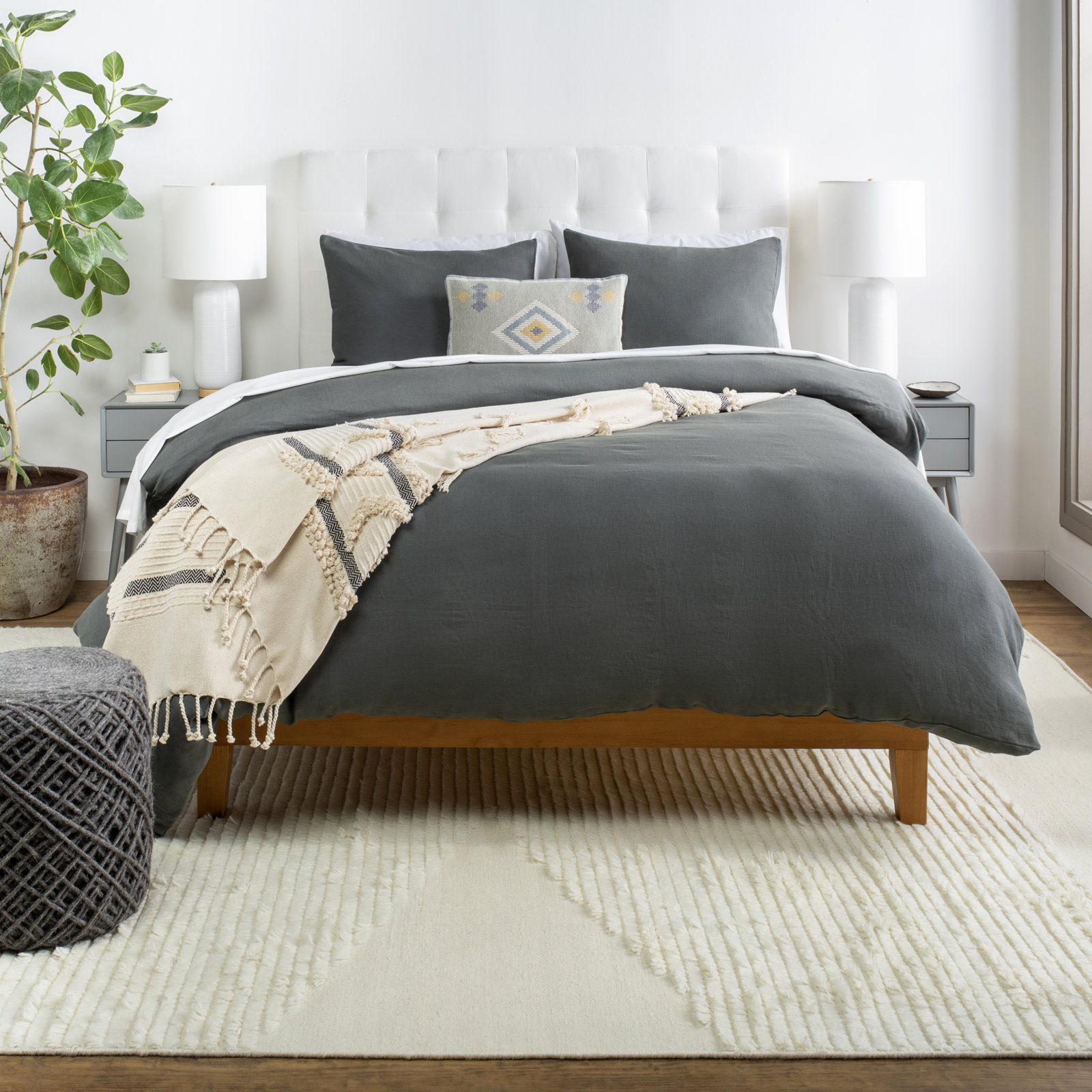 Pia Linen Duvet Cover Set, King Duvet Cover + 2 Shams, Dark Green