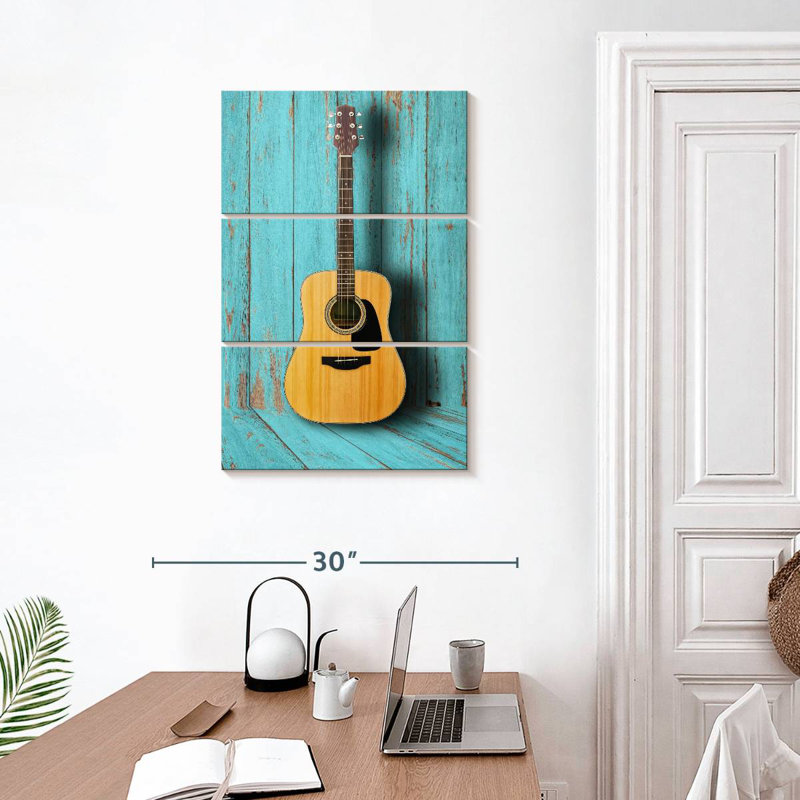 Guitare Abarca dans la chambre bleue, H 32 po x l 20 po