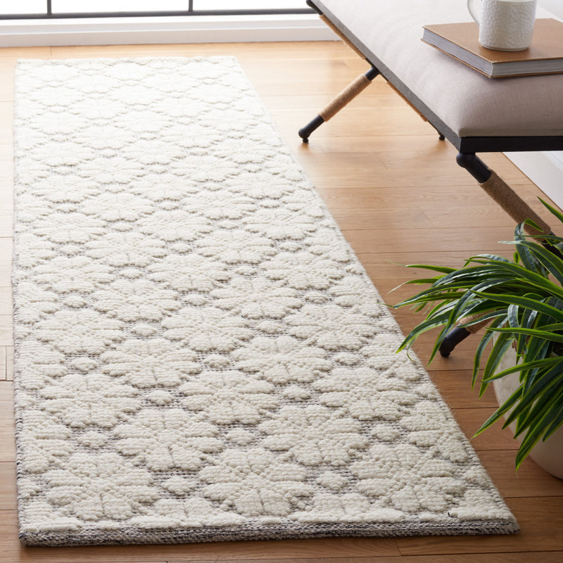 Sharene Floral Handwoven Wool Ivory/Gray Area Rug, Runner 2'3" x 8'
