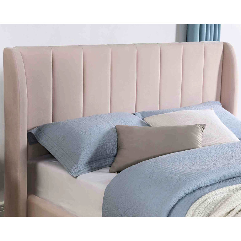 Structure de lit simple rose avec tête de lit à oreilles, capitonnage, tissu velours, pieds en métal doré rose, style contemporain, entièrement rembourré, pieds, matériau