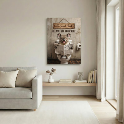 Koala lisant le journal sur les toilettes - Décoration murale humoristique sur toile tendue pour salle de bain (1 pièce)