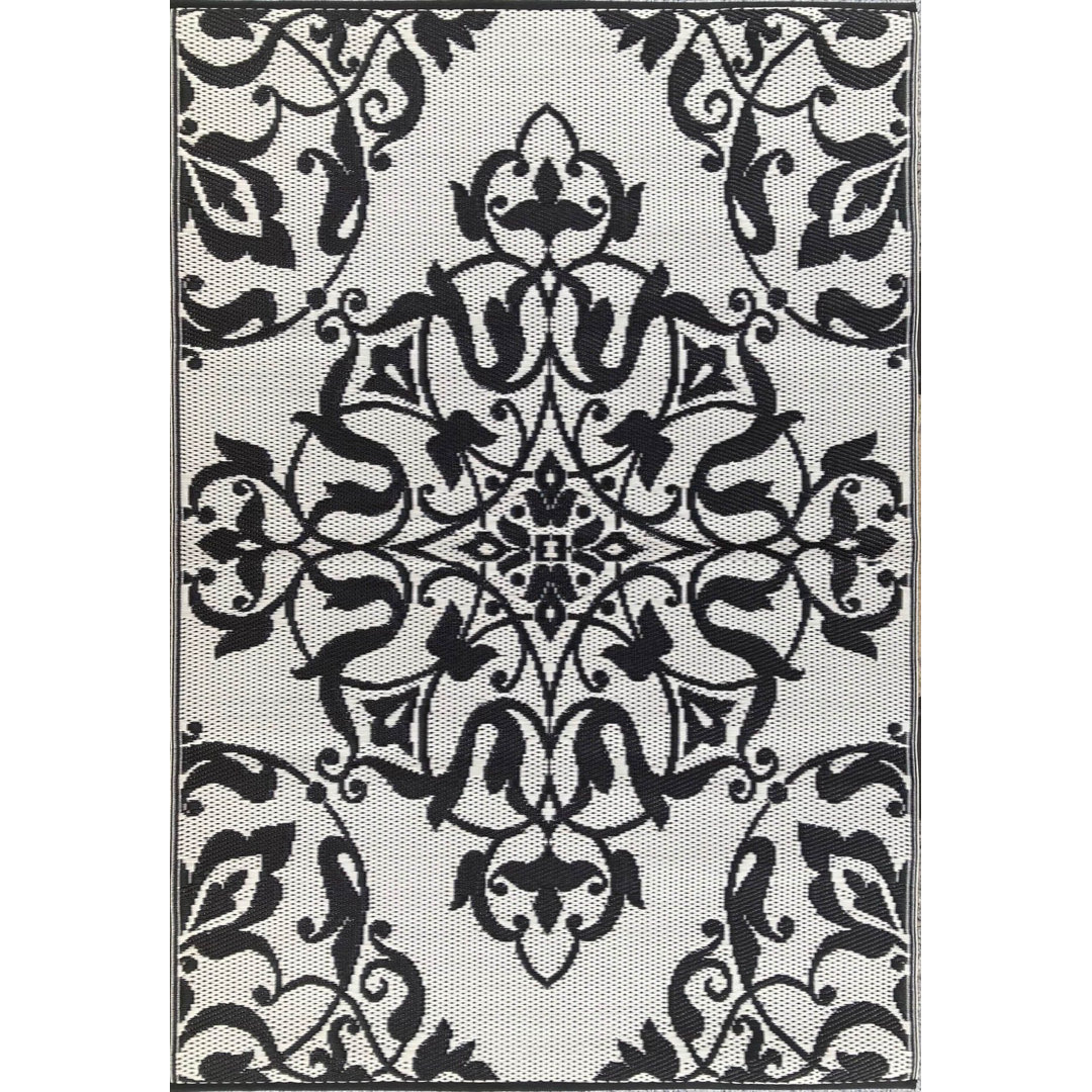 Black/White Indoor/Outdoor Area Rug - Reversible, 100% Recycled Material, Fade Proof Mad Mats Rug 