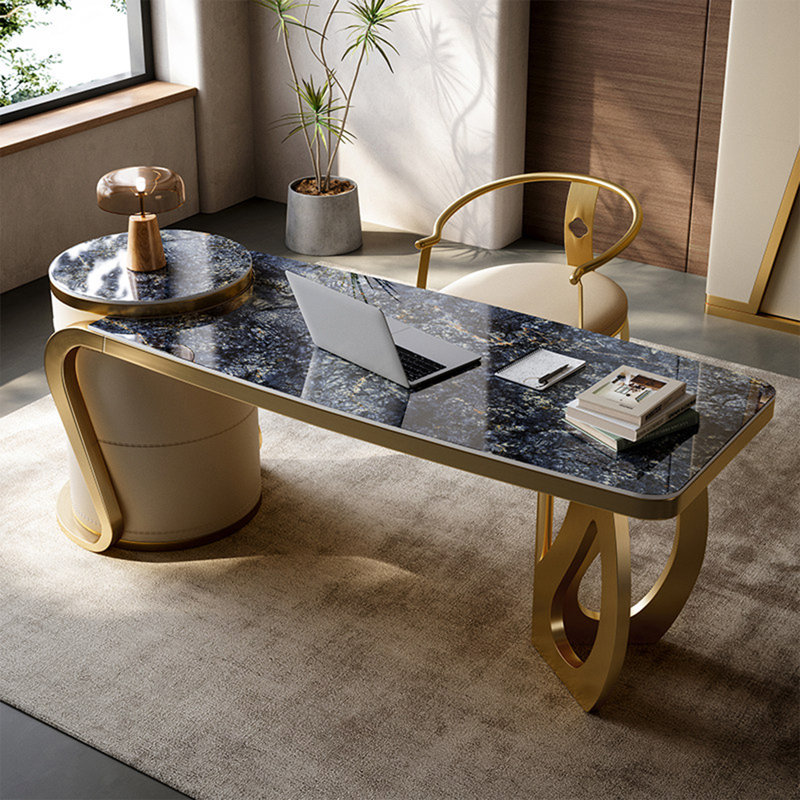 Bureau de luxe léger en bois doré fritté irrégulier, table d'écriture intégrée avec cabinet latéral