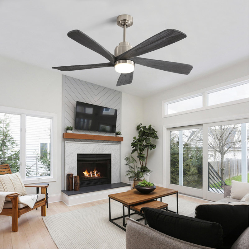Ventilateur de plafond moderne de 52 pouces avec lumière DEL à intensité variable et 5 pales en bois massif avec moteur à courant continu réversible et télécommande
