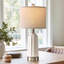 Lampe en céramique blanche de 20 po avec port de charge convenant au salon, à la chambre à coucher, au bureau et au bureau