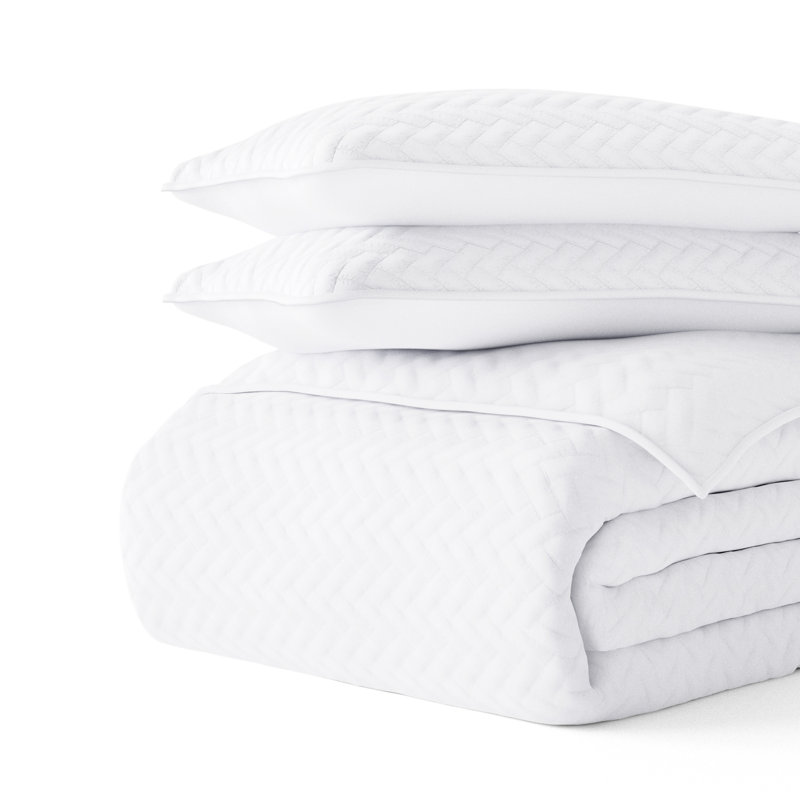 King White Quilted Microfiber Coverlet Set