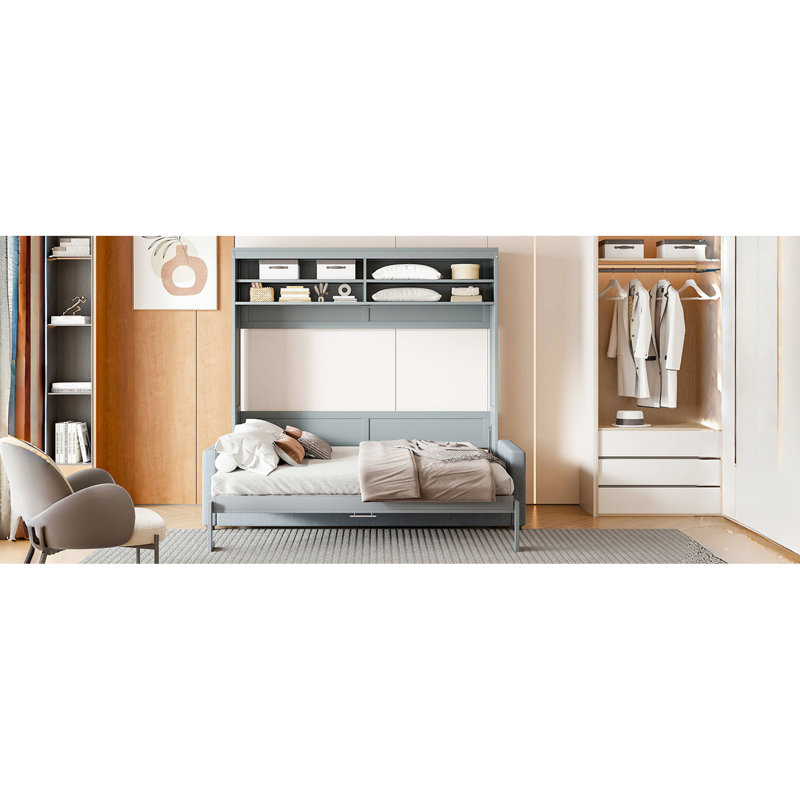 Grand lit gris avec option de couchage polyvalente pour maximiser le nombre de pièces