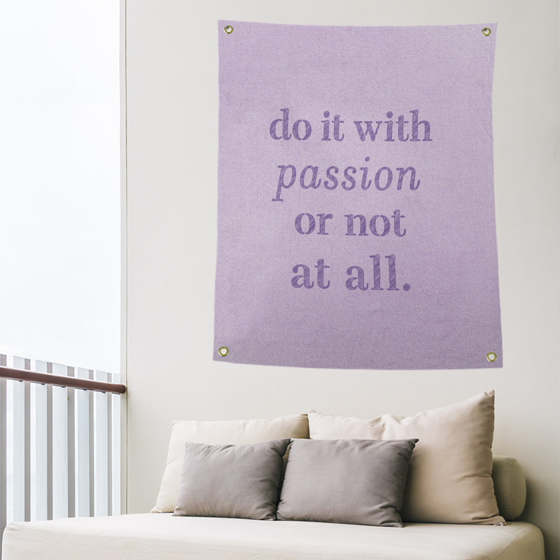 Tapisserie en polyester pour citation de passion, H 36 po x l 26 po, Mauve