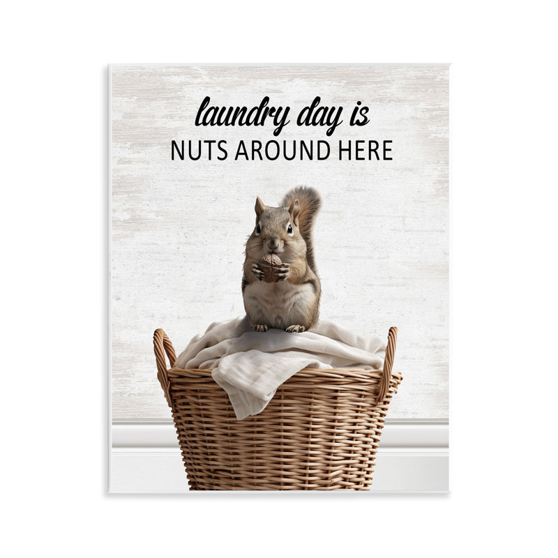 «Funny Laundry Day Is Nuts», plaque murale avec lettres et lignes