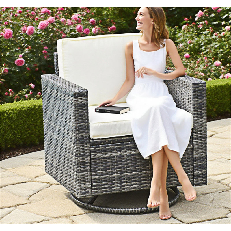 Chaise pivotante en rotin et osier
