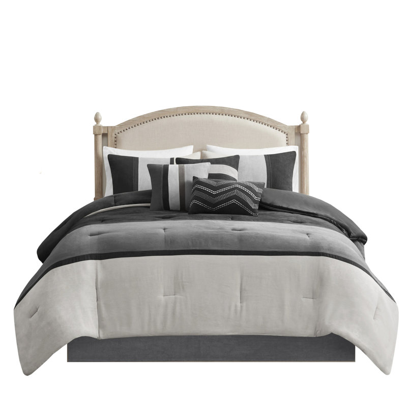 Édredon en faux suède - Coussin brodé 7 pièces l 12 po x l 18 po