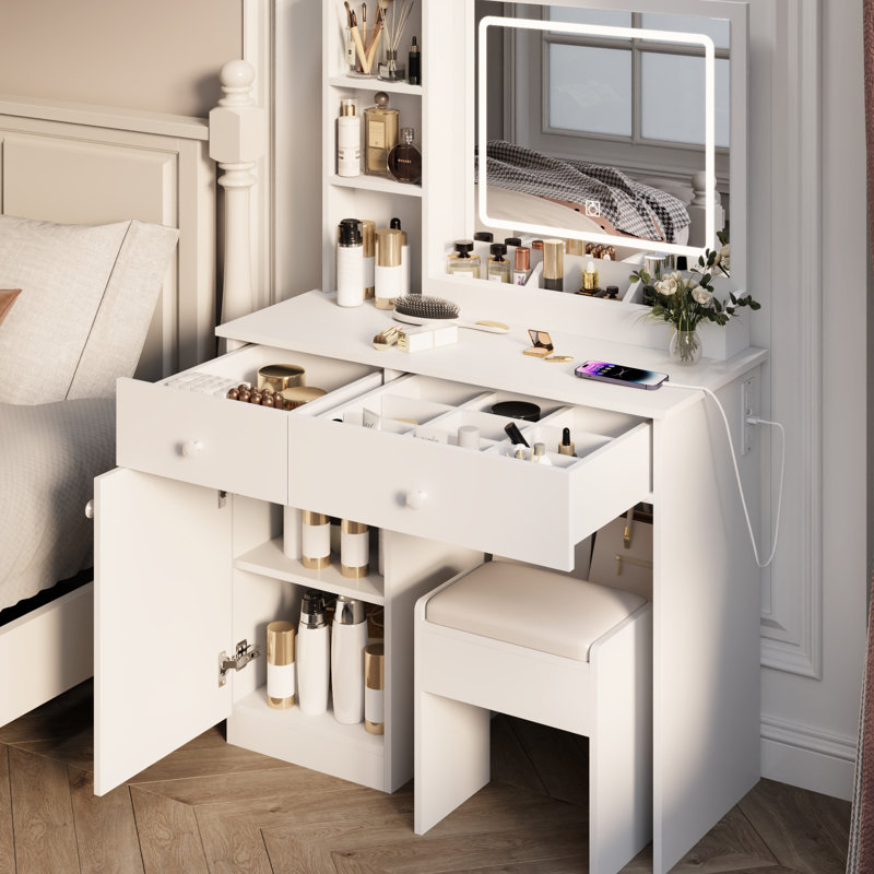 Meuble-lavabo blanc avec grand miroir et lumières