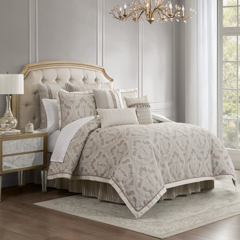 Arderra 4 Piece Ivory Comforter Set, Queen Comforter + 3 Additional Pieces