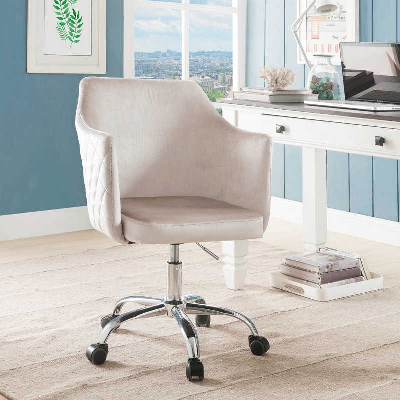 Chaise de bureau en velours champagne et finition chromée