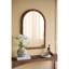 Miroir d'appoint 24 x 36 po en bois de pin arqué avec cadre brun texturé
