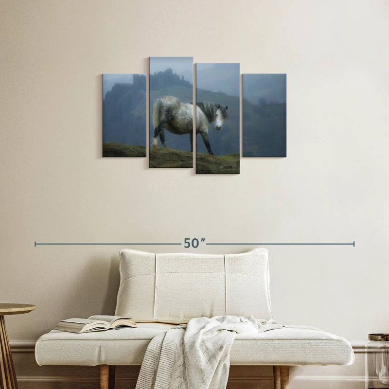 Wales Castle Horse, H 22 po x l 36 po