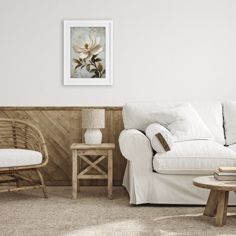 «Open White Magnolia Flower», reproduction imprimée sous verre encadrée par Petal Prints Design, H 20 po x l 14 po