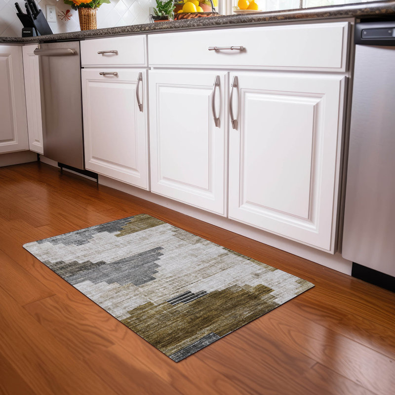 Tapis intérieur / extérieur brun lavable à la machine Xhevrie, Rectangle 1 pi 8 po x 2 pi 6 po