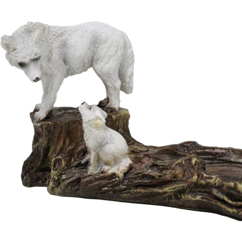 Figurine au clair de lune et loup blanc