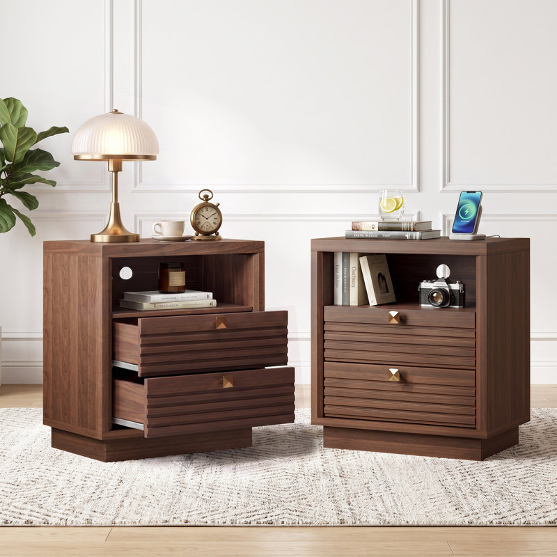 Table de chevet à 2 tiroirs avec prises intégrées, ensemble de 2 tables de chevet modernes en noyer cannelé avec tablette ouverte, table de chevet en bois robuste pour la chambre à coucher, le salon et le bureau