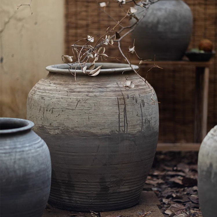 Grand pot en céramique antique, H 19,68 po x l 19,09 po x P 19,09 po