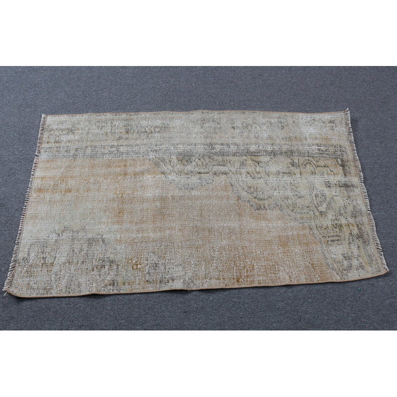 Tapis turc rétro tissé à la main en beige et brun pour un décor bohémien et un vestibule
