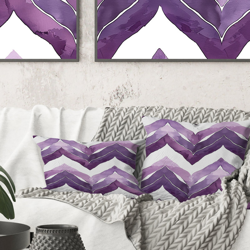 Coussin décoratif mauve à chevrons mauve et blanc, H 16 po x l 16 po