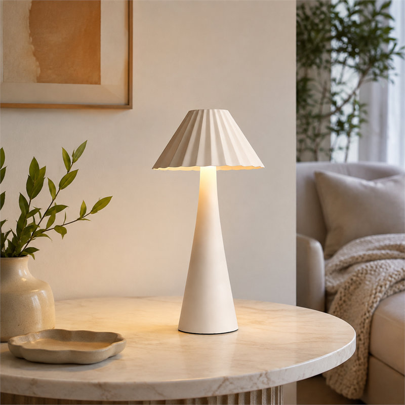 Ensemble de 2 lampes de table DEL blanches rechargeables et tactiles, avec corps en métal intégré, abat-jour plissé en métal, intensité variable, batterie 3000 mAh, sans fil et portable, idéales pour la chambre, le bureau et l'extérieur.